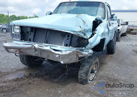 1985 Chevrolet K10 из США, поврежденный, VIN 1GCEK14H9FF397333